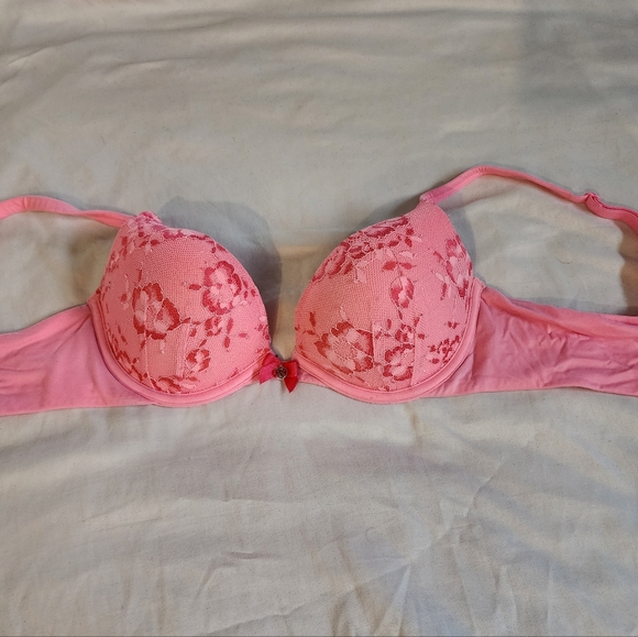 Victoria's Secret Pink Valentine's Day bra - Picture 2 of 2